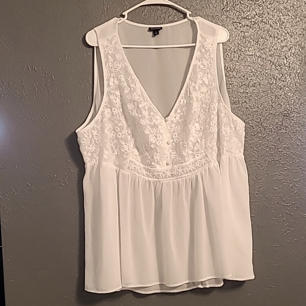 Torrid Eyelet Tank Blouse with buttons. Size 3